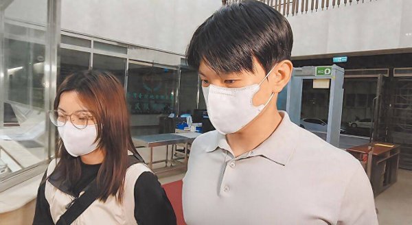 91快牛 为业者施压台电 ？“小英男孩”郑亦麟涉受贿，法院裁定羁押禁见